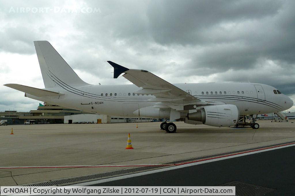 G-NOAH, 2009 Airbus A319-115CJ C/N 3826, visitor