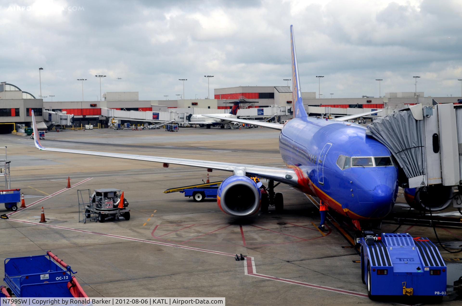 N799SW, 1998 Boeing 737-7Q8 C/N 28209, Atlanta