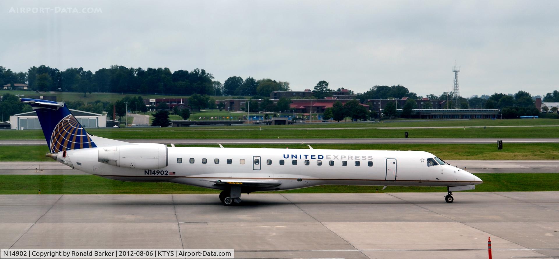 N14902, 2001 Embraer ERJ-145LR (EMB-145LR) C/N 145496, Taxi TYS