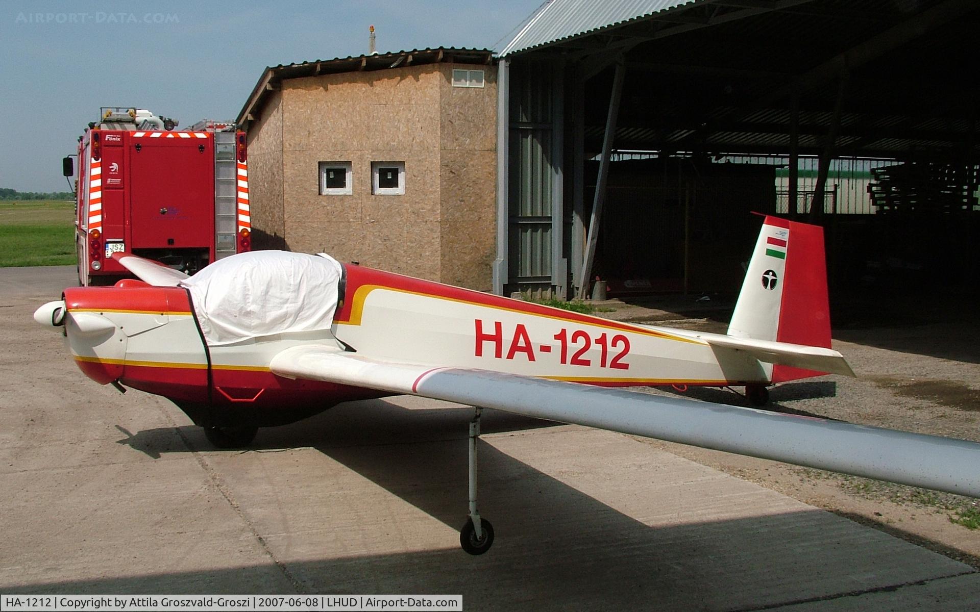 HA-1212, Scheibe SF-25D Falke C/N 4843D, Szeged Airport, Hungary - LHUD