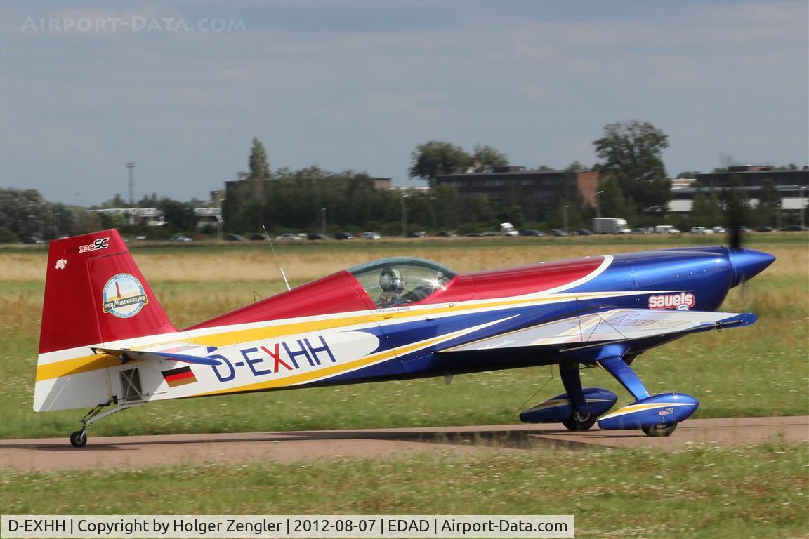 D-EXHH, 2010 Extra EA-330 C/N 0017, Lining up to start a new training unit......