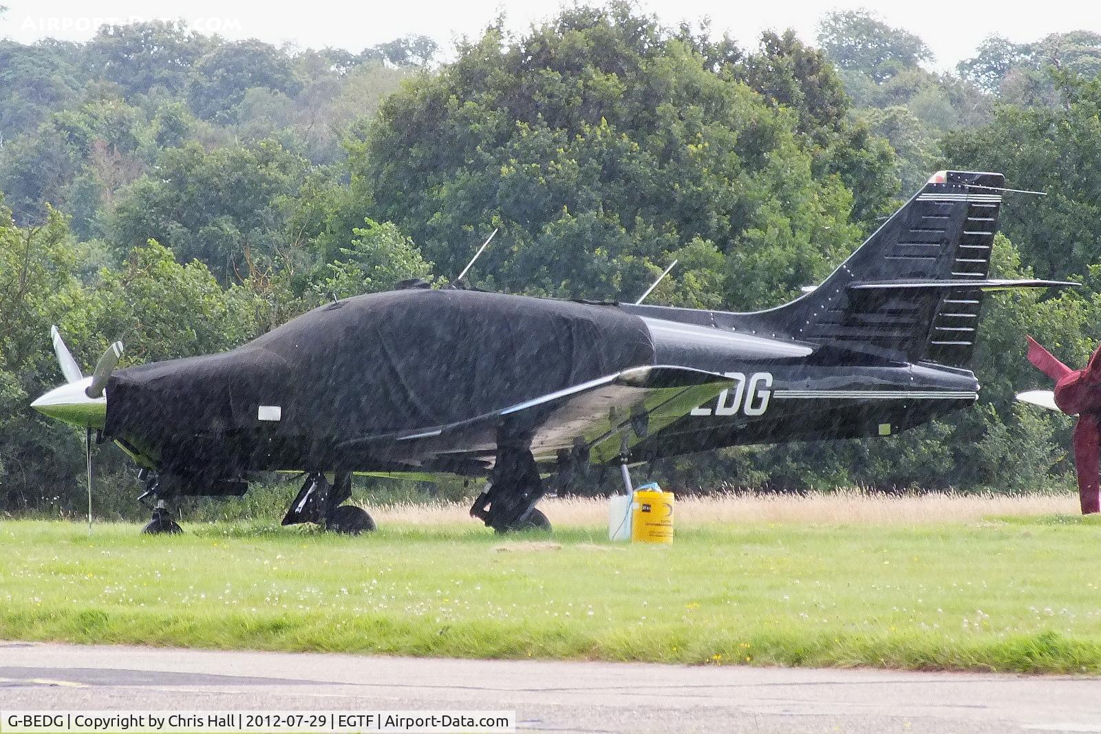 G-BEDG, 1976 Rockwell International 112 Commander C/N 482, Fairoaks resident