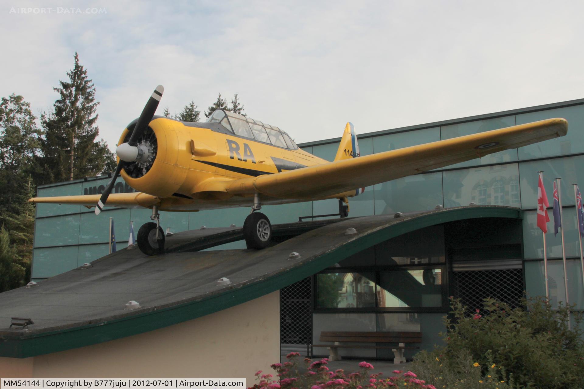 MM54144, North American T-6H-2M C/N Not found MM54144, preserved at Historimage, peint French T-6 51-14565 RA