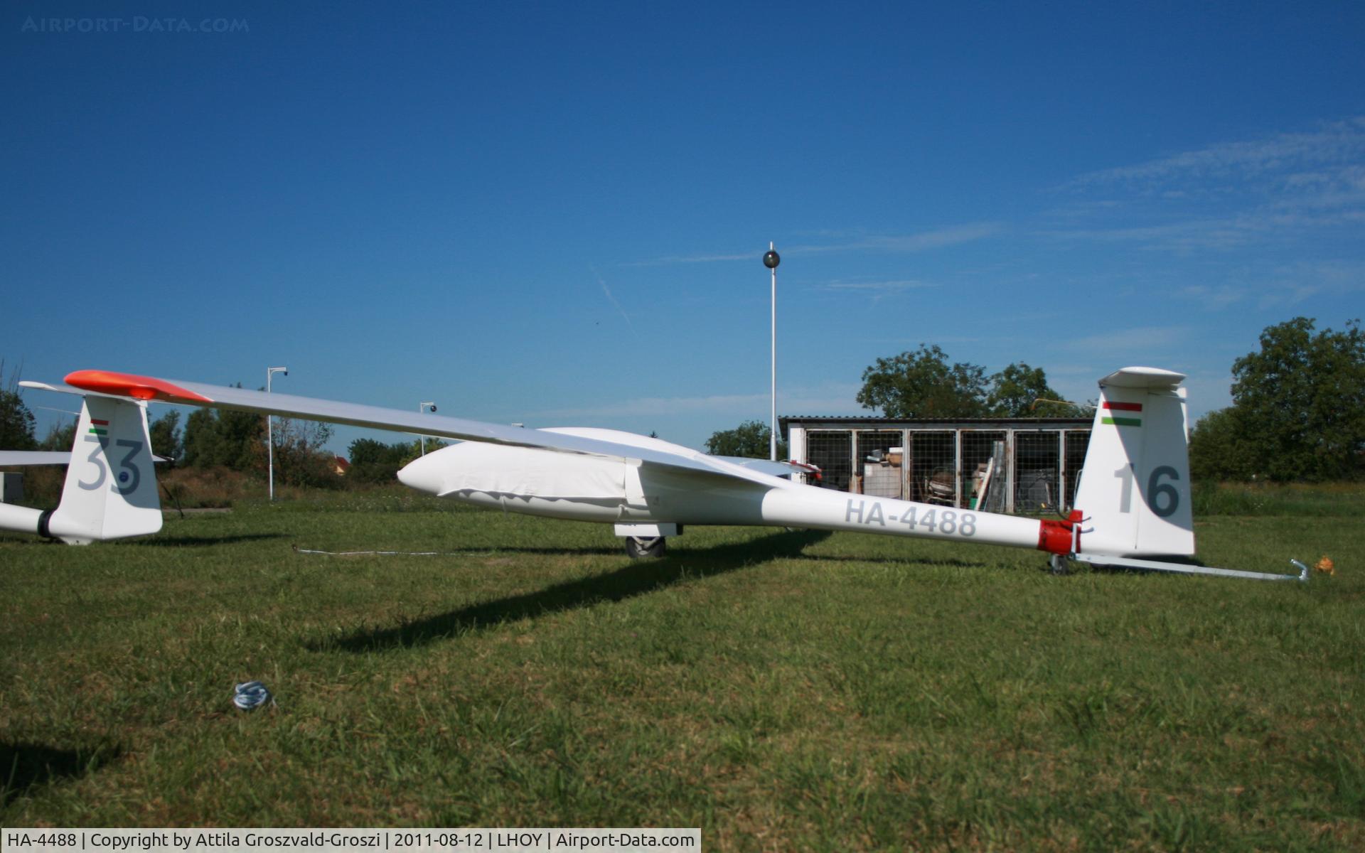 HA-4488, 1980 PZL-Bielsko SZD-48-1 Jantar Standard 2 C/N B-1026, Ocseny Airport, Hungary LHOY - 21st Gemenc Cup and 56 Hungarian National Gliding Championships
