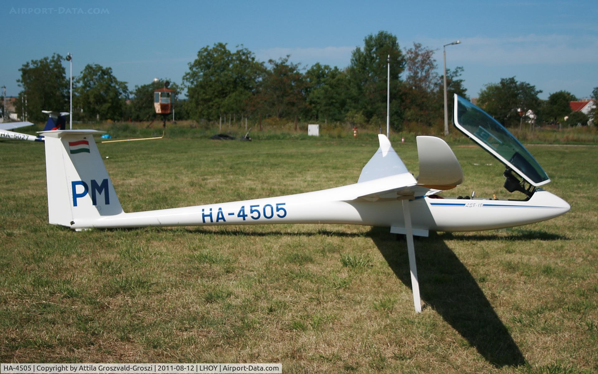 HA-4505, 2002 Rolladen-schneider LS-8-18 C/N 8420, Ocseny Airport, Hungary LHOY - 21st Gemenc Cup and 56 Hungarian National Gliding Championships