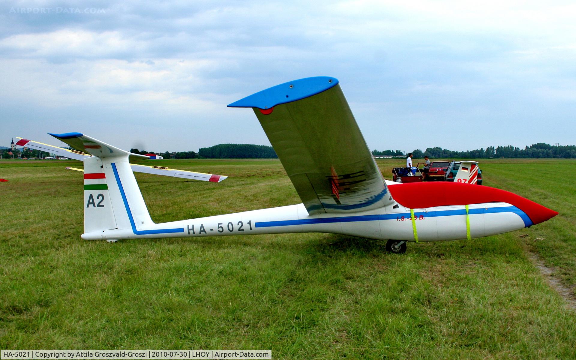 HA-5021, 1988 IAR IS-28B2 Lark C/N 335, Öcsény Airport, Hungary LHOY