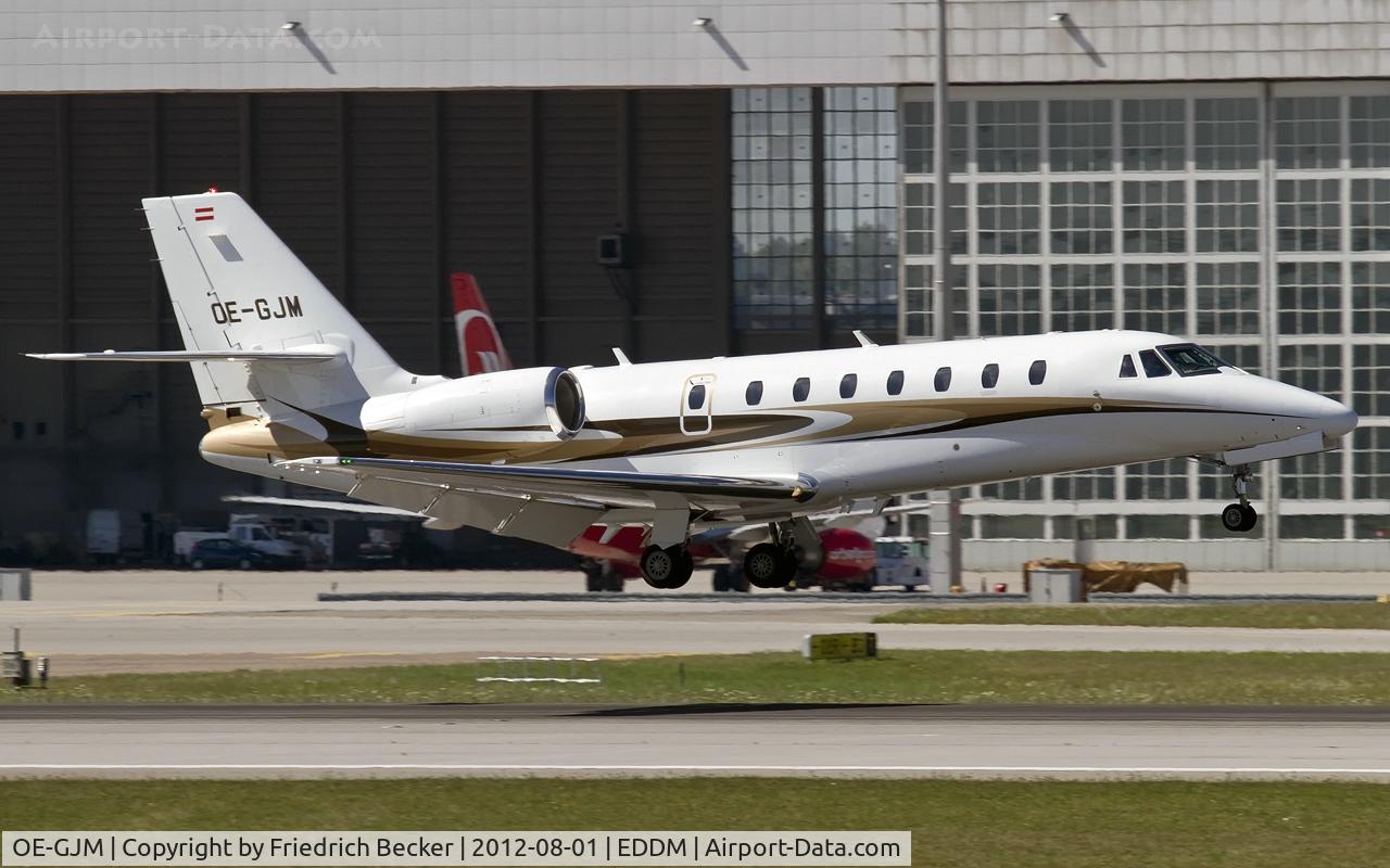 OE-GJM, 2009 Cessna 680 Citation Sovereign C/N 680-0282, moments prior touchdown