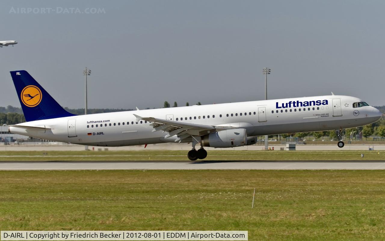 D-AIRL, 1994 Airbus A321-131 C/N 505, moments prior touchdown