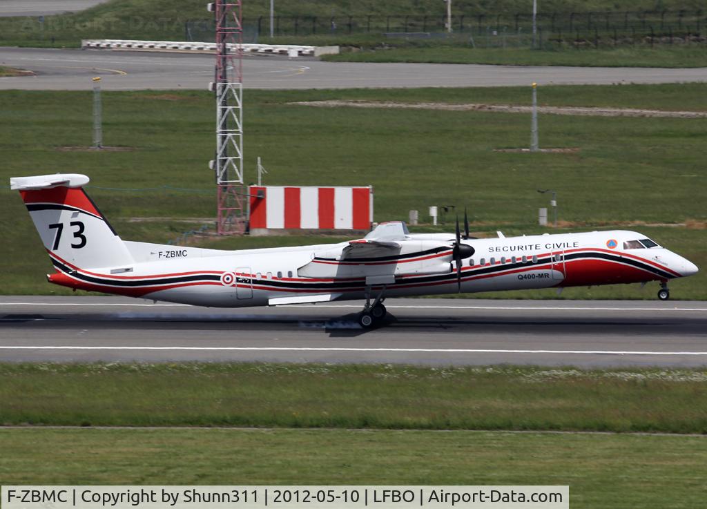 F-ZBMC, 2001 De Havilland Canada DHC-8-402Q-MR Dash 8 C/N 4040, Landing rwy 14R