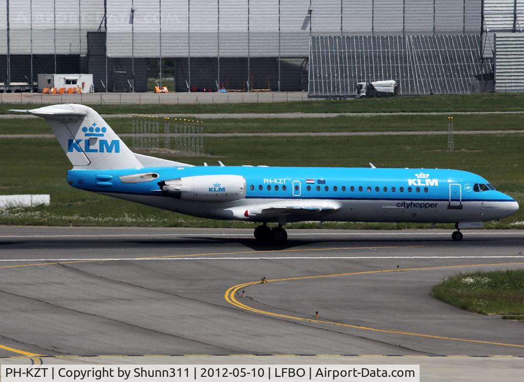 PH-KZT, 1995 Fokker 70 (F-28-0070) C/N 11541, Lining up rwy 14R for departure...