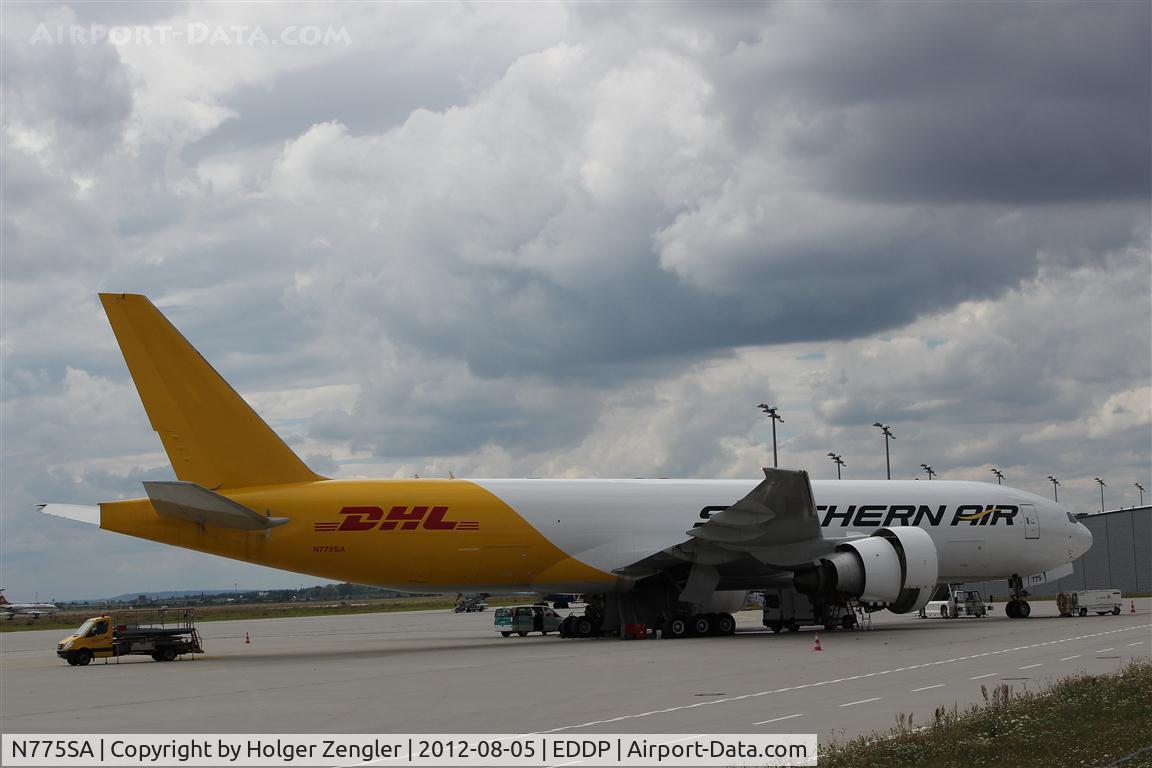 N775SA, 2010 Boeing 777-FZB C/N 37987, Usually you´ll see small planes on GAT, today a giant got lost there.....
