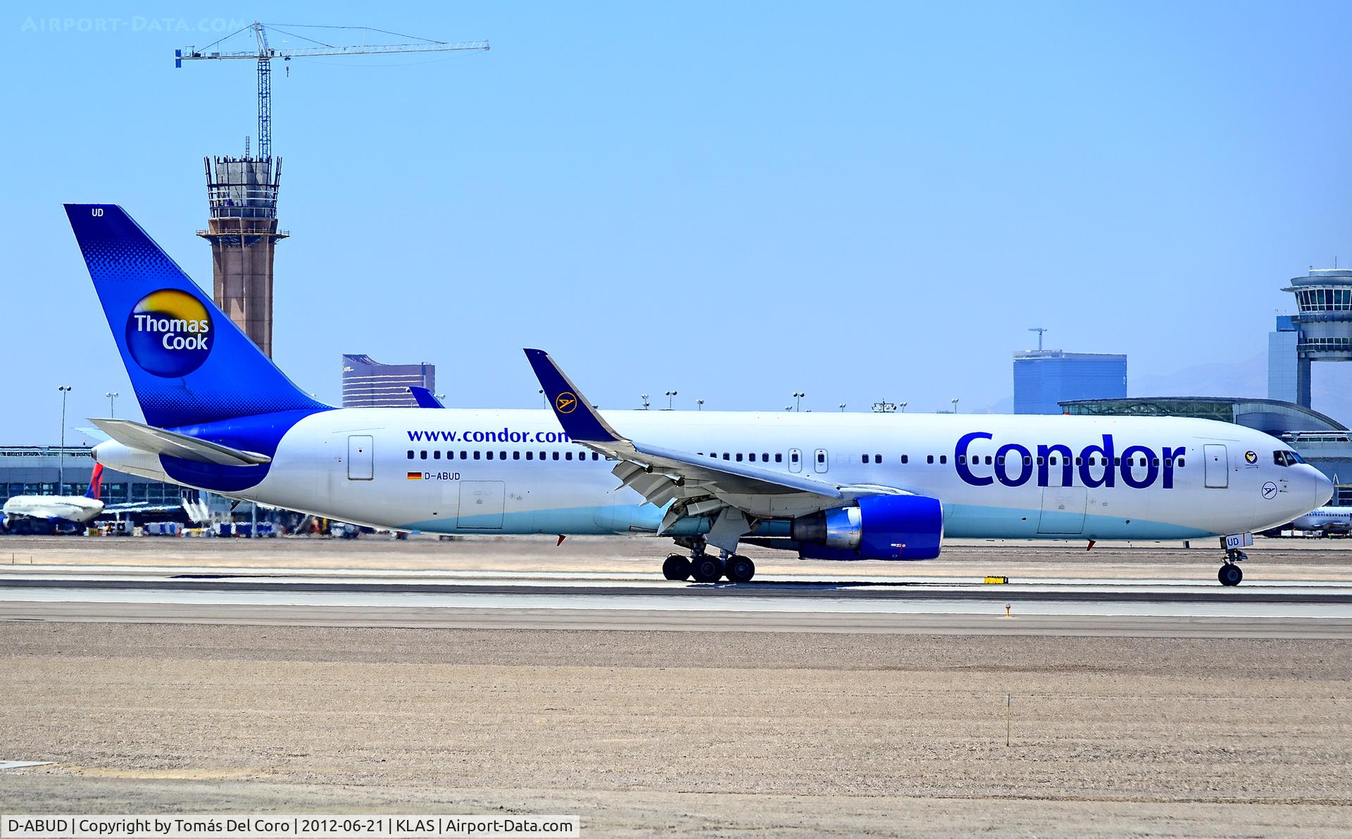 D-ABUD, 1992 Boeing 767-330/ER C/N 26983, Condor (Thomas Cook) 1992 Boeing 767-330/ER D-ABUD (cn 26983/471)

Las Vegas - McCarran International (LAS / KLAS)
USA - Nevada, June 21, 2012
Photo: Tomás Del Coro
