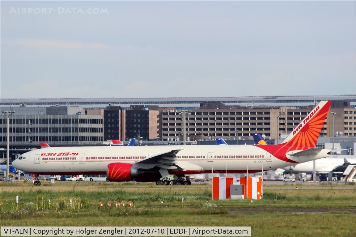 VT-ALN, 2008 Boeing 777-337/ER C/N 36312, Waiting for take-off on rwy 25C.....