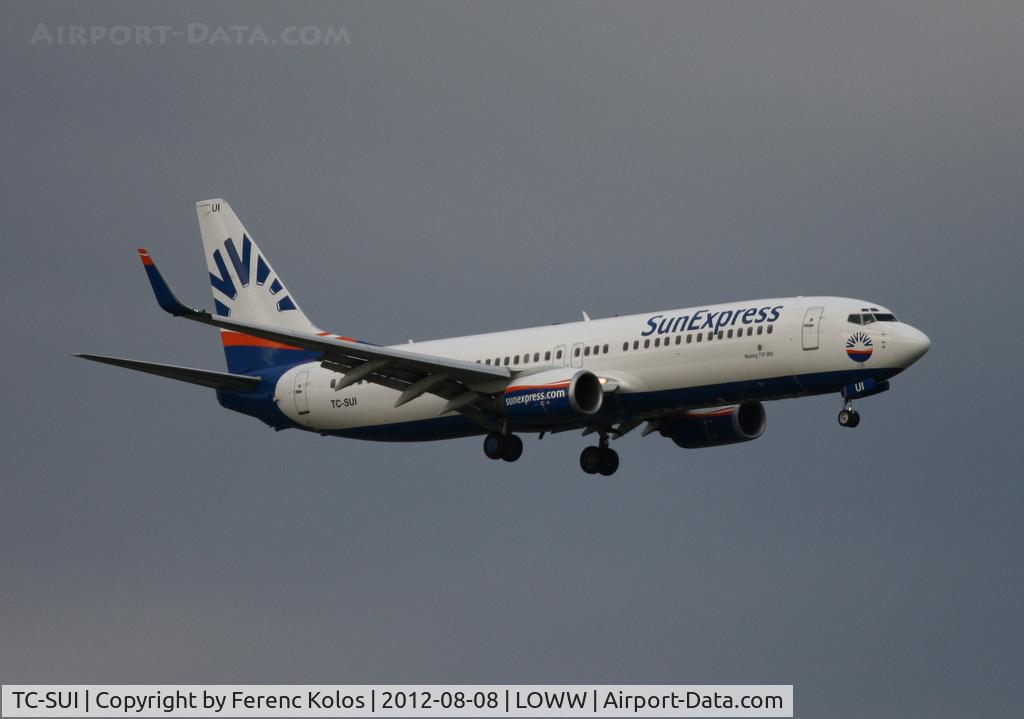 TC-SUI, 2003 Boeing 737-8CX C/N 32367, Wien