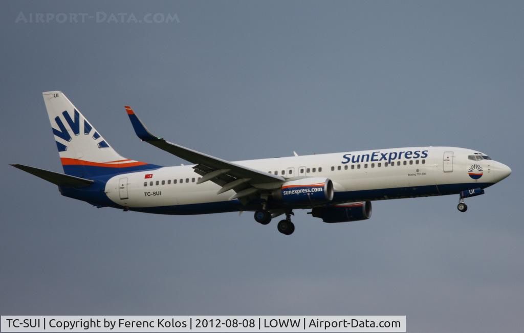 TC-SUI, 2003 Boeing 737-8CX C/N 32367, Wien