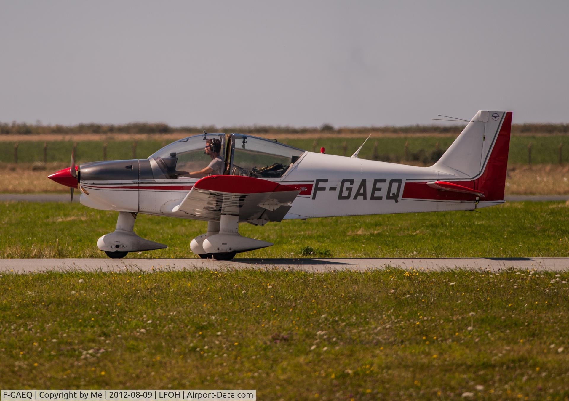 F-GAEQ, Robin HR-200-120B C/N 99, Back to the taxiway.