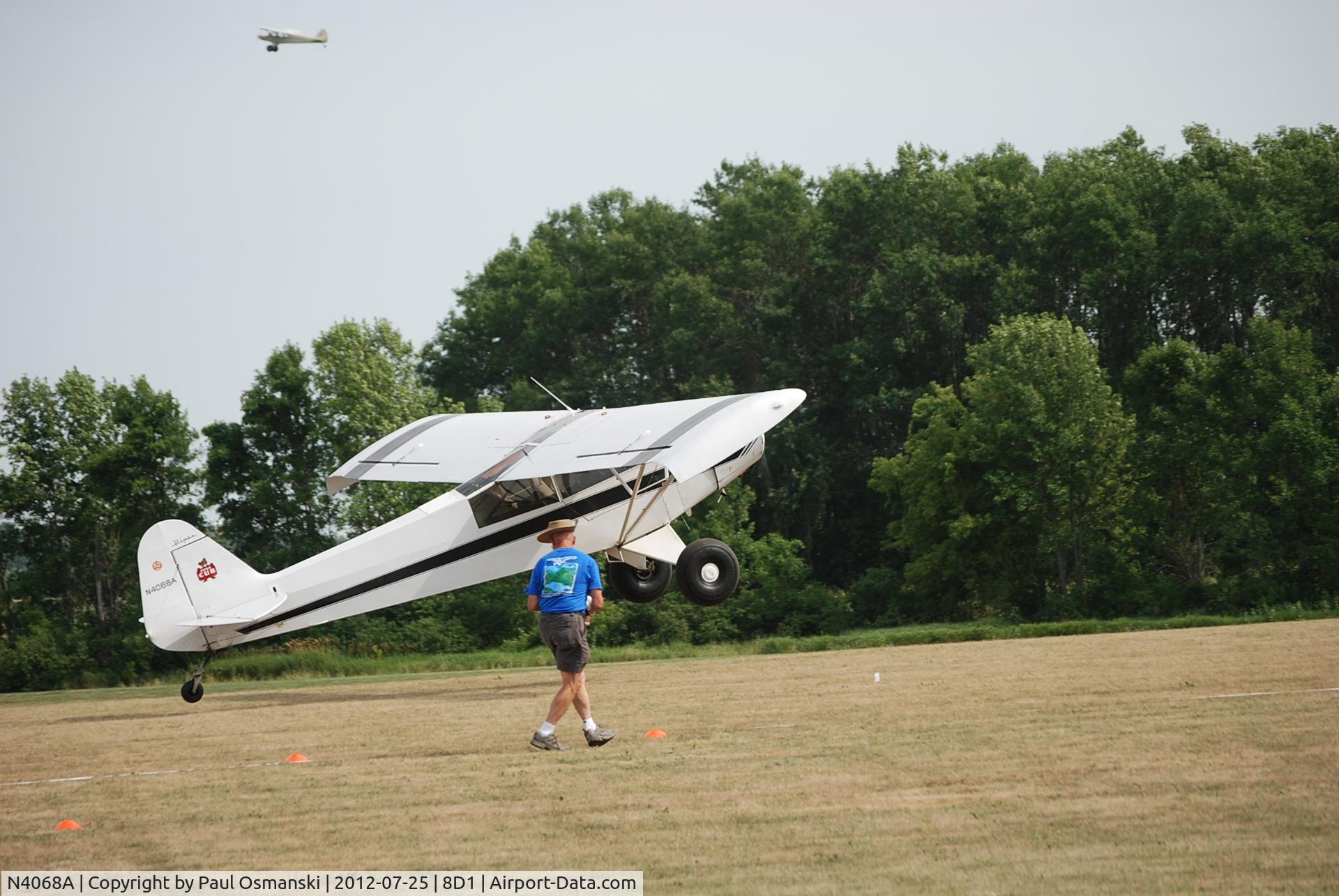 N4068A, 1952 Piper L-18C Super Cub C/N 18-2121, During the take off competition at New Holstein 2012