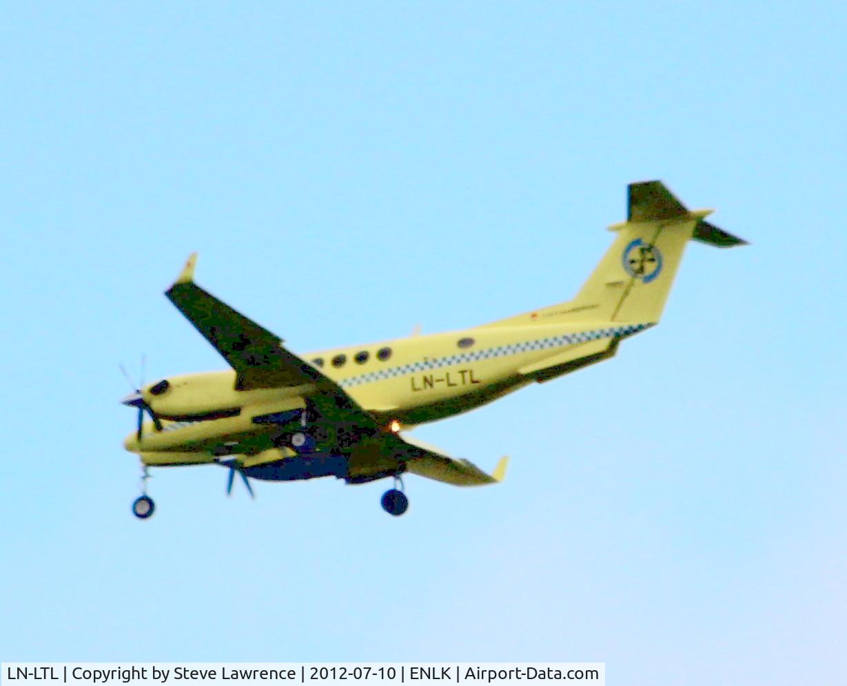 LN-LTL, 2009 Beechcraft B200 King Air C/N BB-2005, Flying over Gravdal into Leknes, Norland, Norway