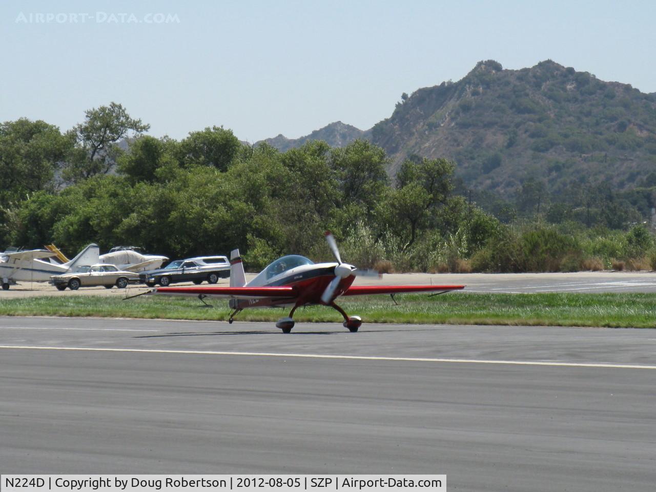 N224D, 1996 Extra EA-300/L C/N 028, 1996 EXTRA Fleugzeugbau Gmbh EA 300/L, Lycoming AEIO-540-L1B5 300 Hp, landing roll Rwy 22