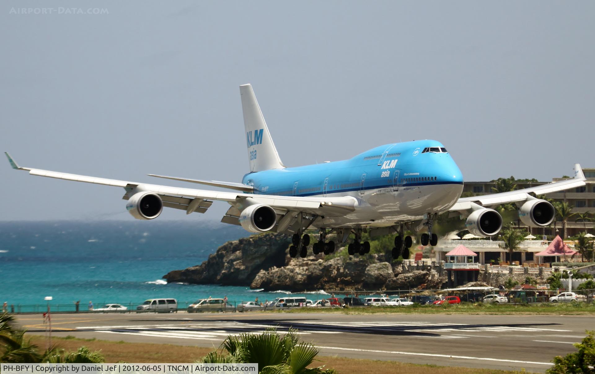 PH-BFY, 2002 Boeing 747-406BC C/N 30455, PH-BFY