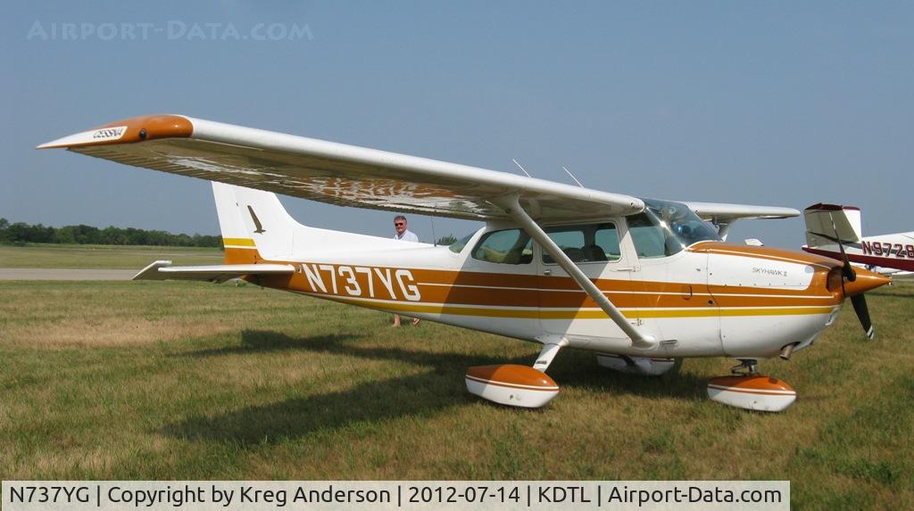 N737YG, 1977 Cessna 172N C/N 17269773, 2012 Detroit Lakes Water Carnival Fly-in