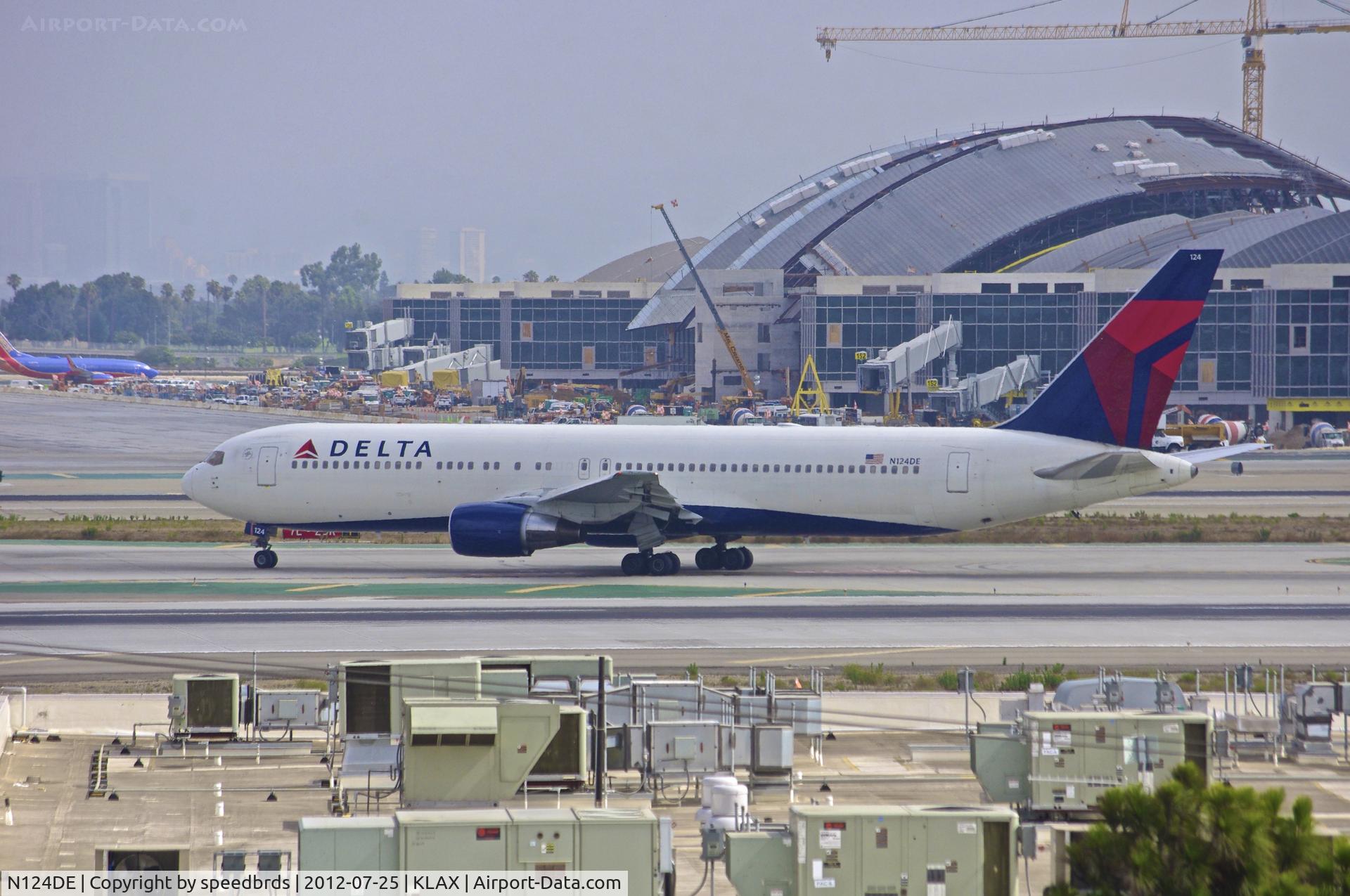 N124DE, 1987 Boeing 767-332 C/N 23438, Delta Airlines Boeing 767