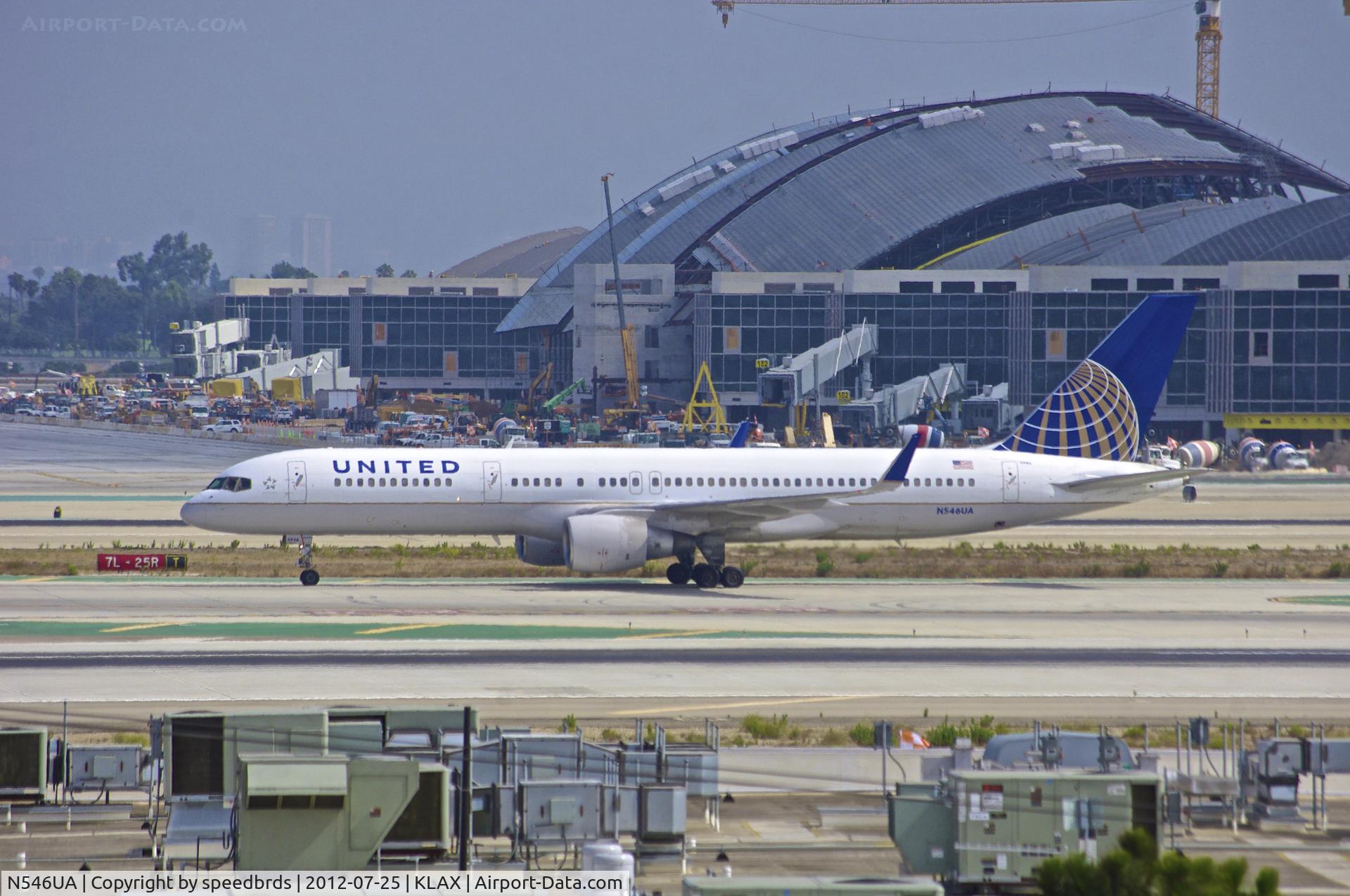 N546UA, 1991 Boeing 757-222 C/N 25367, United Airlines Boeing 757 exiting high speed taxiway 