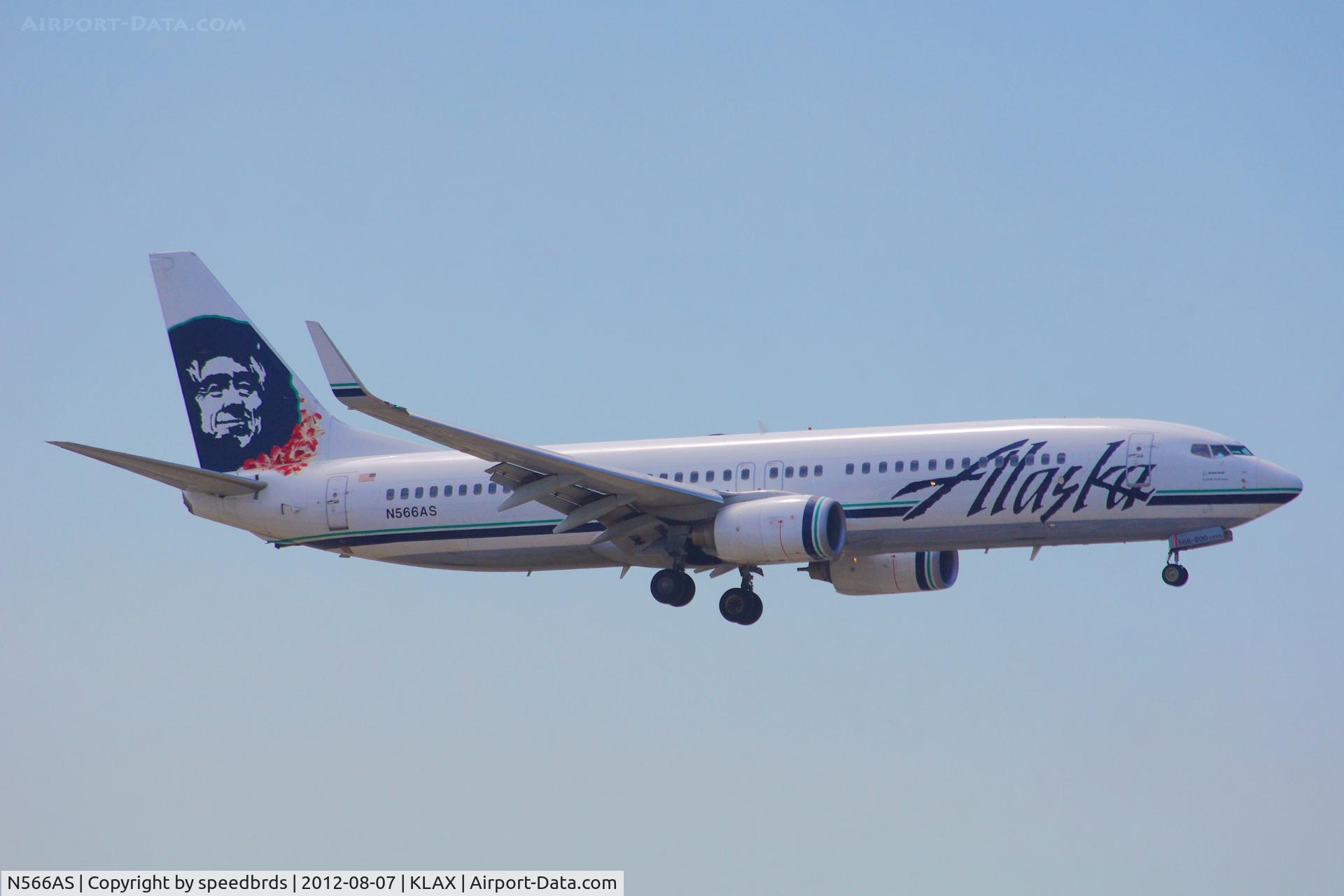 N566AS, 2007 Boeing 737-890 C/N 35182, Alaska Airlines landing on Rwy 24R