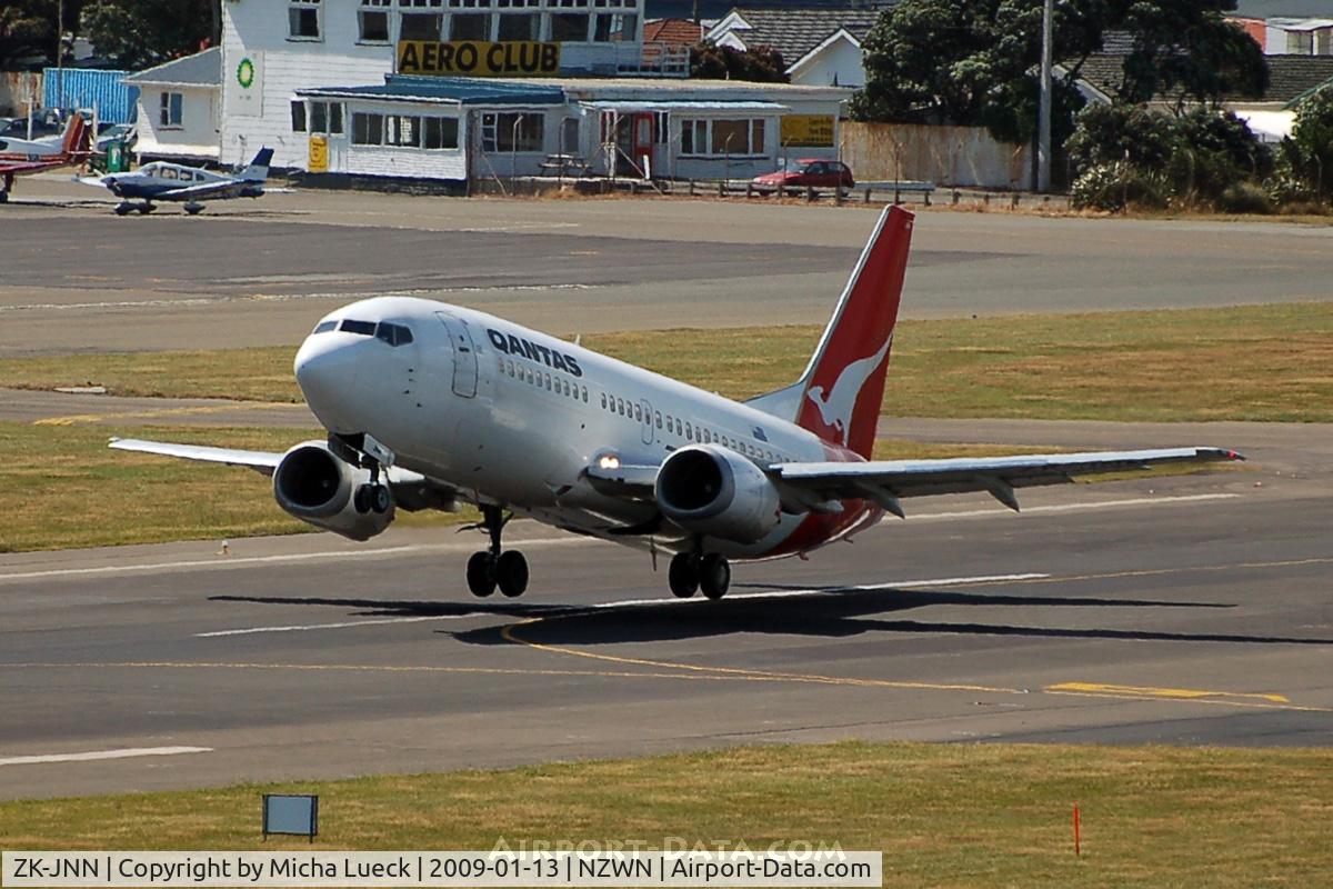 ZK-JNN, 1998 Boeing 737-376 C/N 24295, At Wellington
