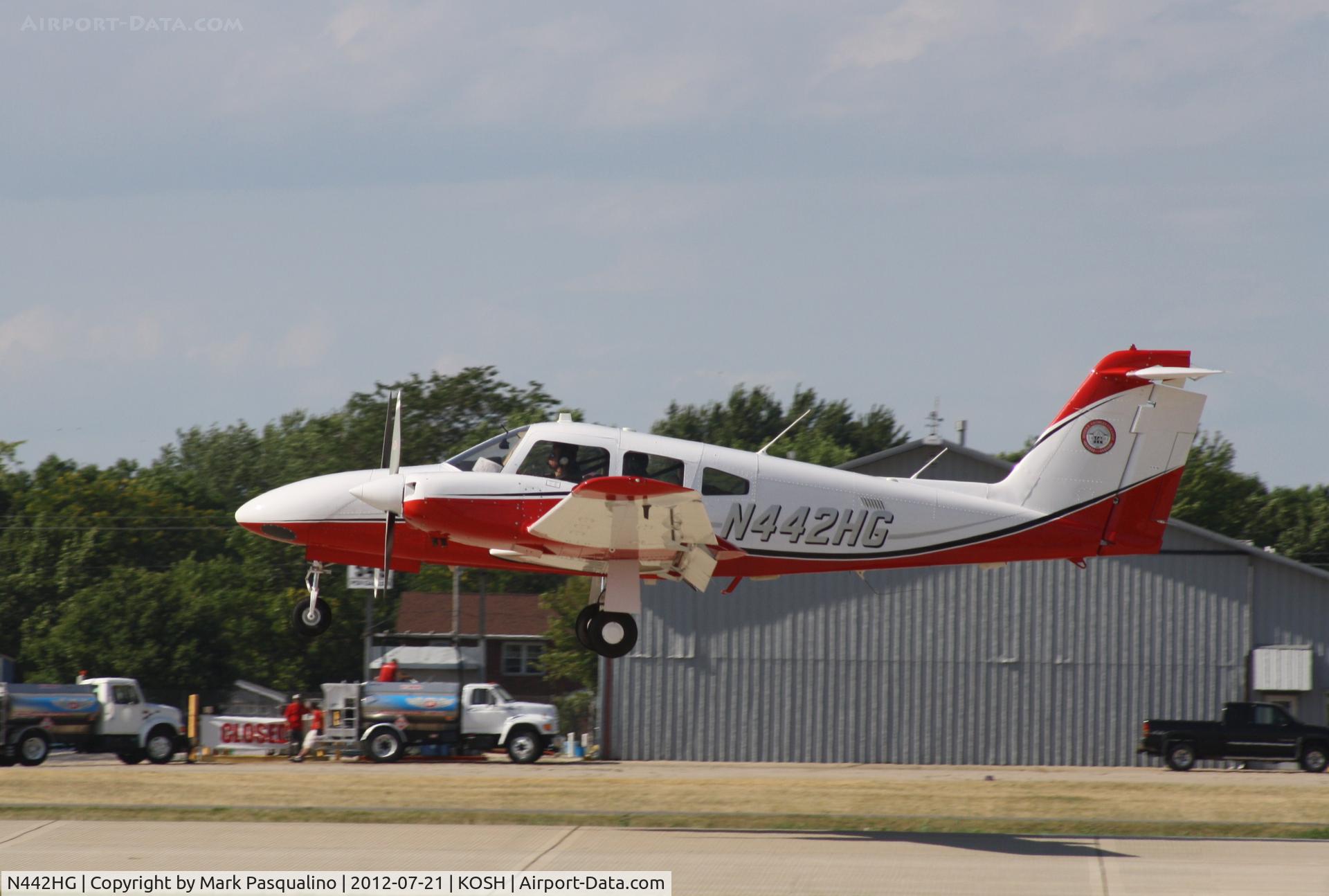 N442HG, 2001 Piper PA-44-180 Seminole C/N 4496056, Piper PA-44-180