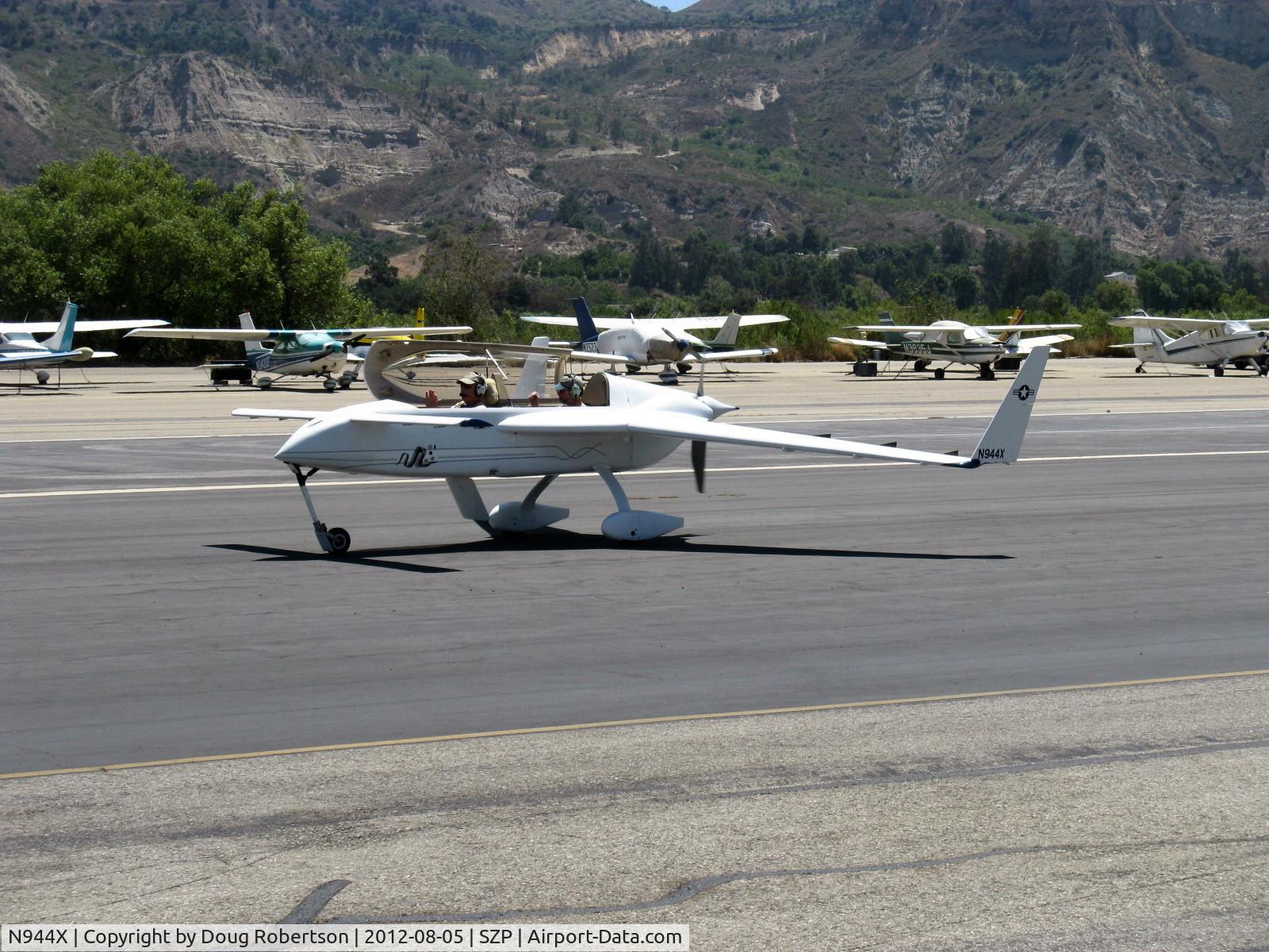 N944X, 1982 Rutan VariEze C/N 893, 1982 Shanks VARI-EZE canard, Continental O-200-100 Hp pusher, taxi to 22