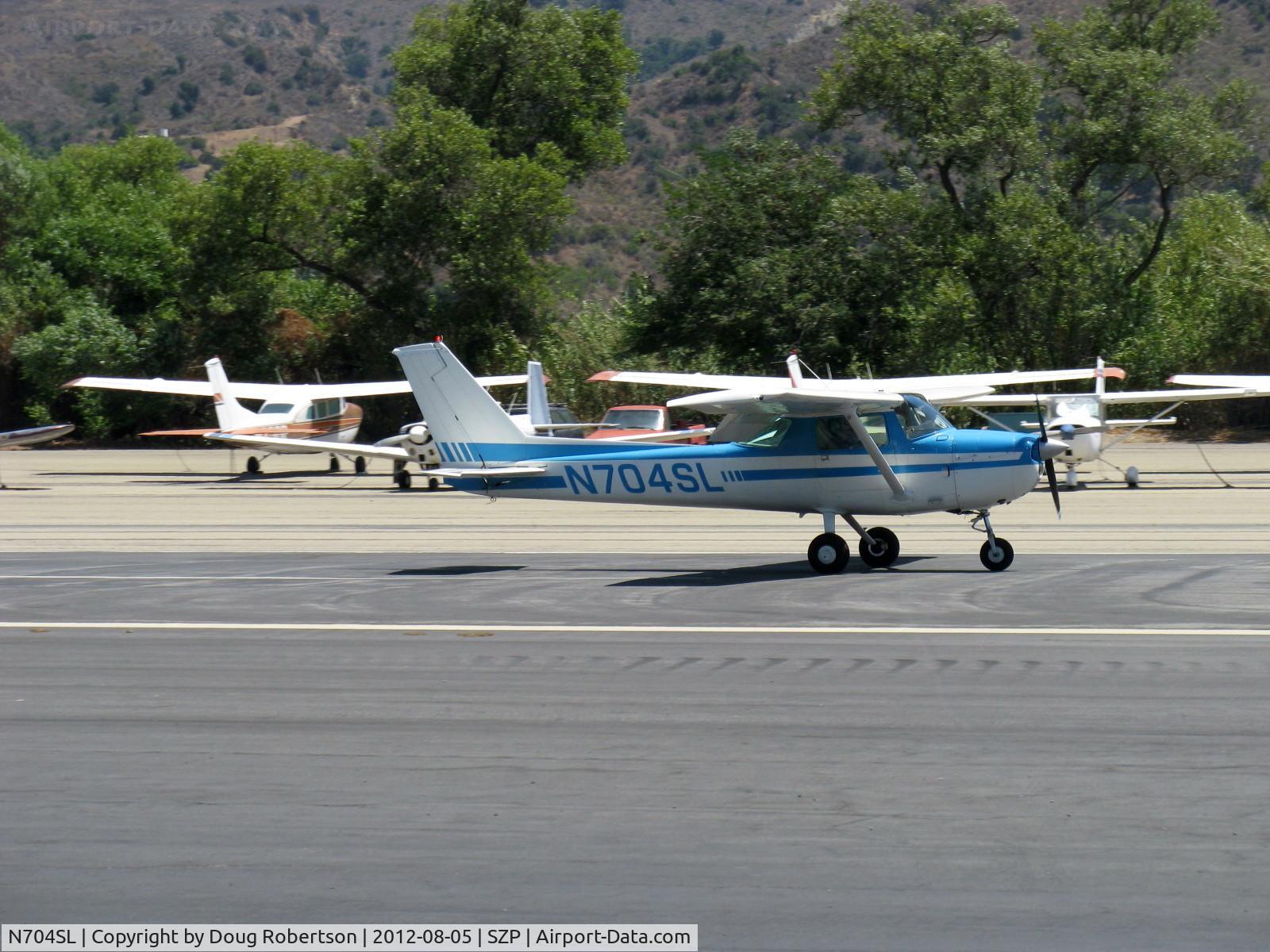 N704SL, 1976 Cessna 150M C/N 15078837, 1976 Cessna 150M, Continental O-200 100 Hp, landing roll Rwy 22