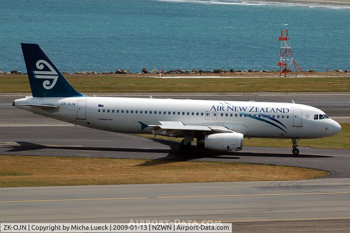 ZK-OJN, 2005 Airbus A320-232 C/N 2594, At Wellington