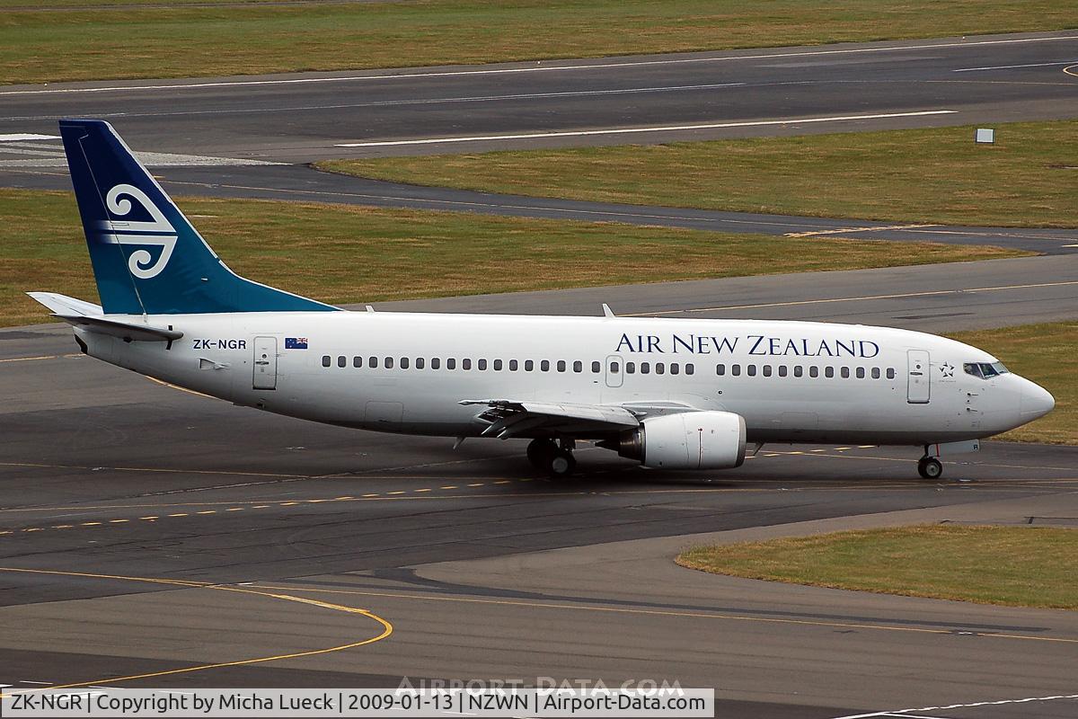 ZK-NGR, 1998 Boeing 737-33A C/N 27460, At Wellington