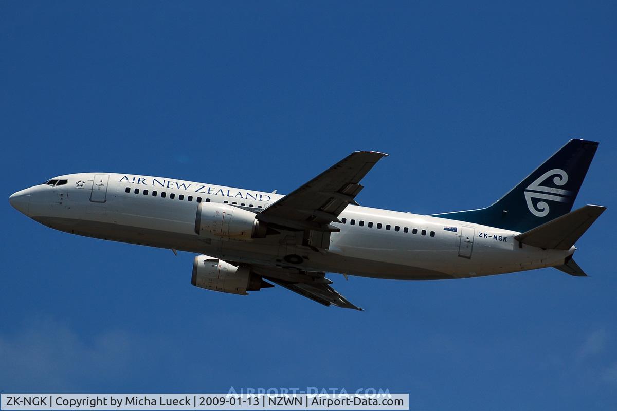 ZK-NGK, 1995 Boeing 737-3K2 C/N 26318, At Wellington