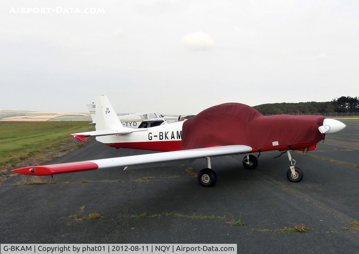 G-BKAM, 1982 Slingsby T-67M Firefly Mk2 C/N 1999, Weekend visitor to Newquay