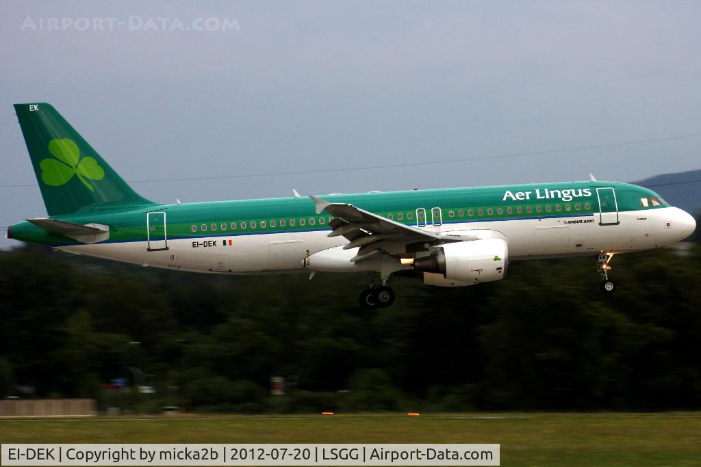 EI-DEK, 2005 Airbus A320-214 C/N 2399, Landing in 23
