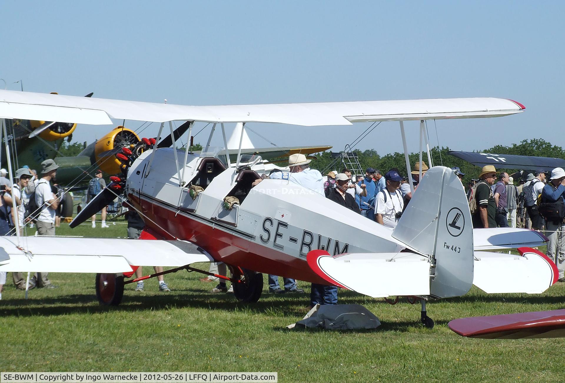 SE-BWM, 1939 Focke-Wulf Sk12 Stieglitz (Fw-44J) C/N 655, Focke-Wulf Sk12 / Fw 44J Stieglitz at the Meeting Aerien 2012, La-Ferte-Alais