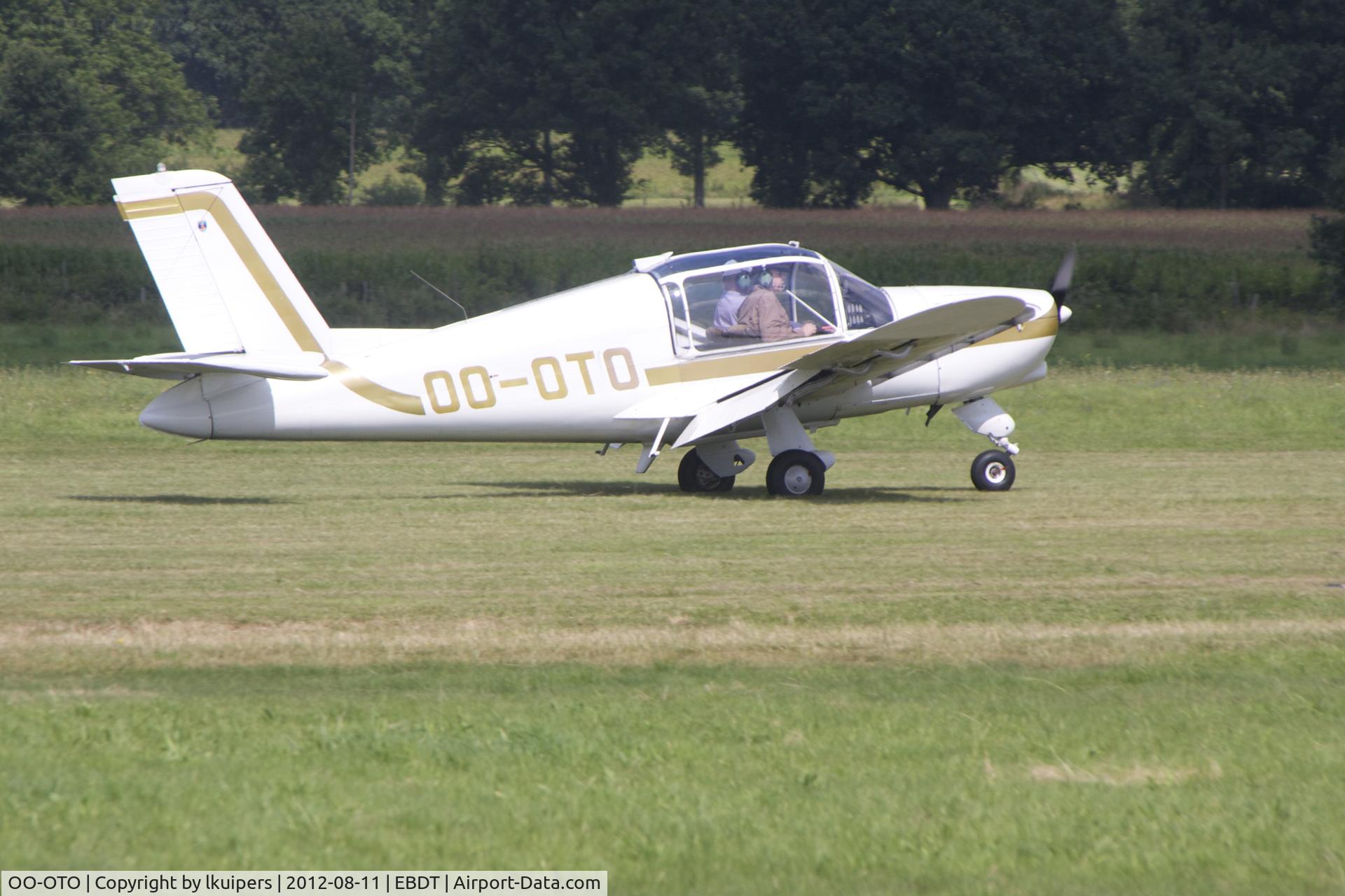 OO-OTO, 1968 Socata MS.880 Rallye Club C/N 1264, Landing at the 2012 Old Timer Fly-in at Schaffen-Diest