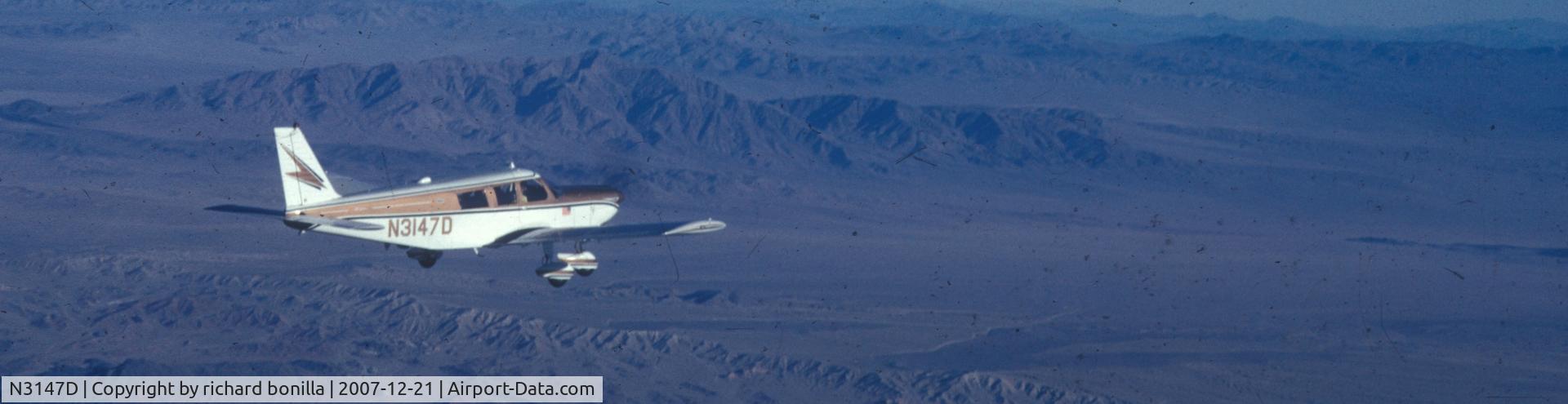 N3147D, 1968 Piper PA-32-300 Cherokee Six C/N 32-40412, owens valley, on the way to Mammoth