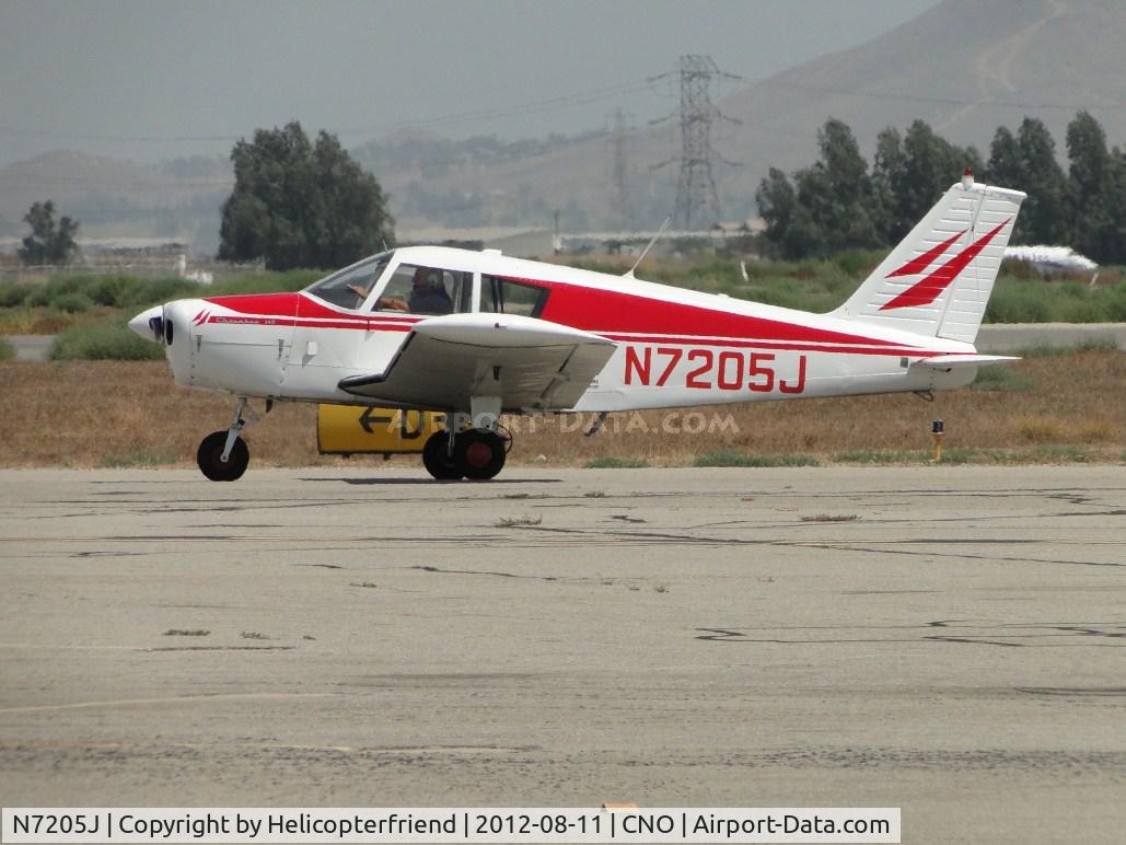 N7205J, 1968 Piper PA-28-140 C/N 28-24537, Taxiing to runway