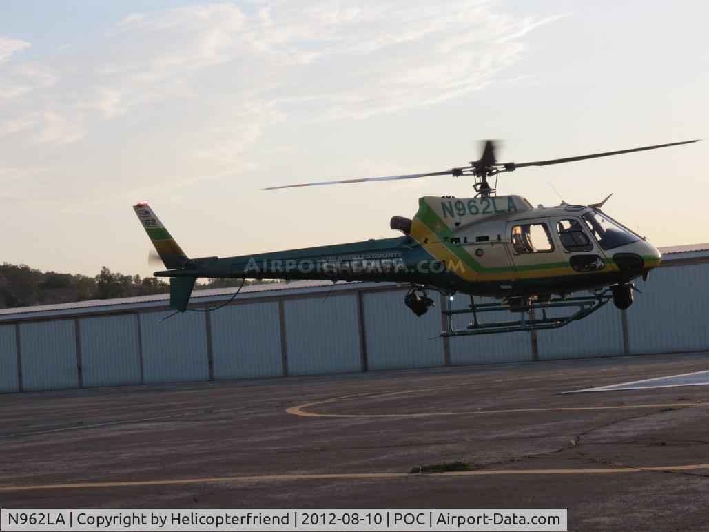 N962LA, Eurocopter AS-350B-2 Ecureuil Ecureuil C/N 7009, Air taxiing to taxiway Sierra