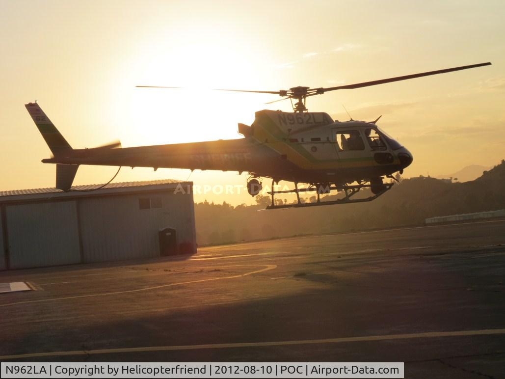 N962LA, Eurocopter AS-350B-2 Ecureuil Ecureuil C/N 7009, Preparing to turn into the sunset and going on patrol