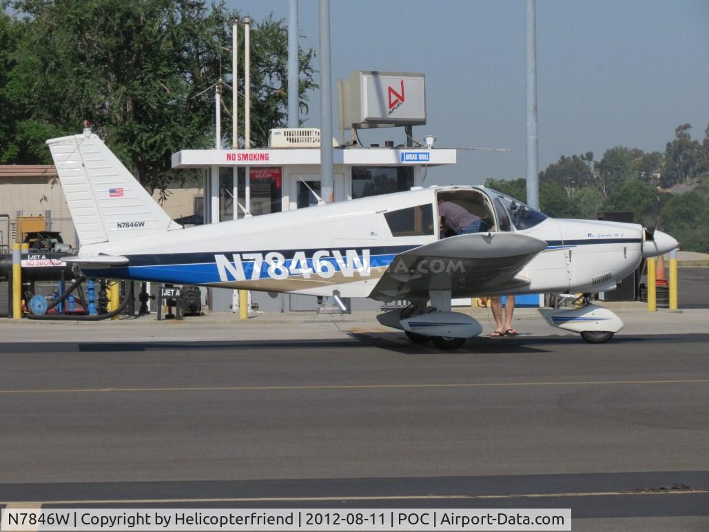N7846W, 1964 Piper PA-28-180 C/N 28-1864, Refueling
