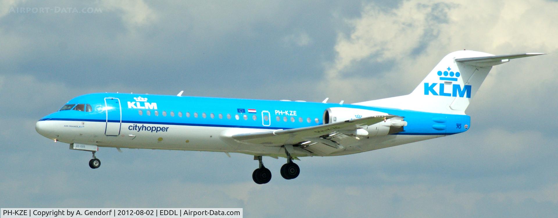 PH-KZE, 1996 Fokker 70 (F-28-0070) C/N 11576, KLM Cityhopper, on finals at Düsseldorf Int´l (EDDL)