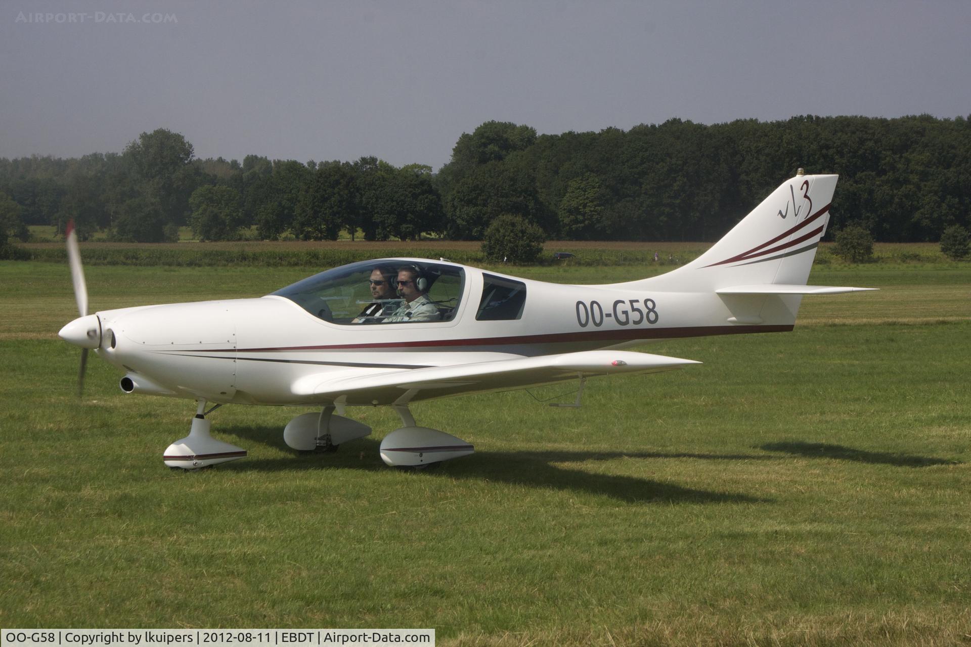 OO-G58, 2010 Aveko VL-3-B Sprint C/N 59, taxiing at the 2012 Oldtimer Fly-in at Schaffen Diest
