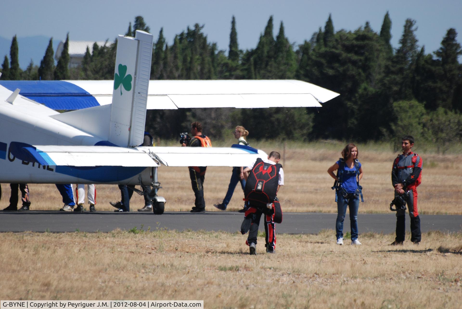 G-BYNE, 1967 Pilatus PC-6/B2-H4 Turbo Porter C/N 631, Loading skydivers at Lézignan-Corbières (France)