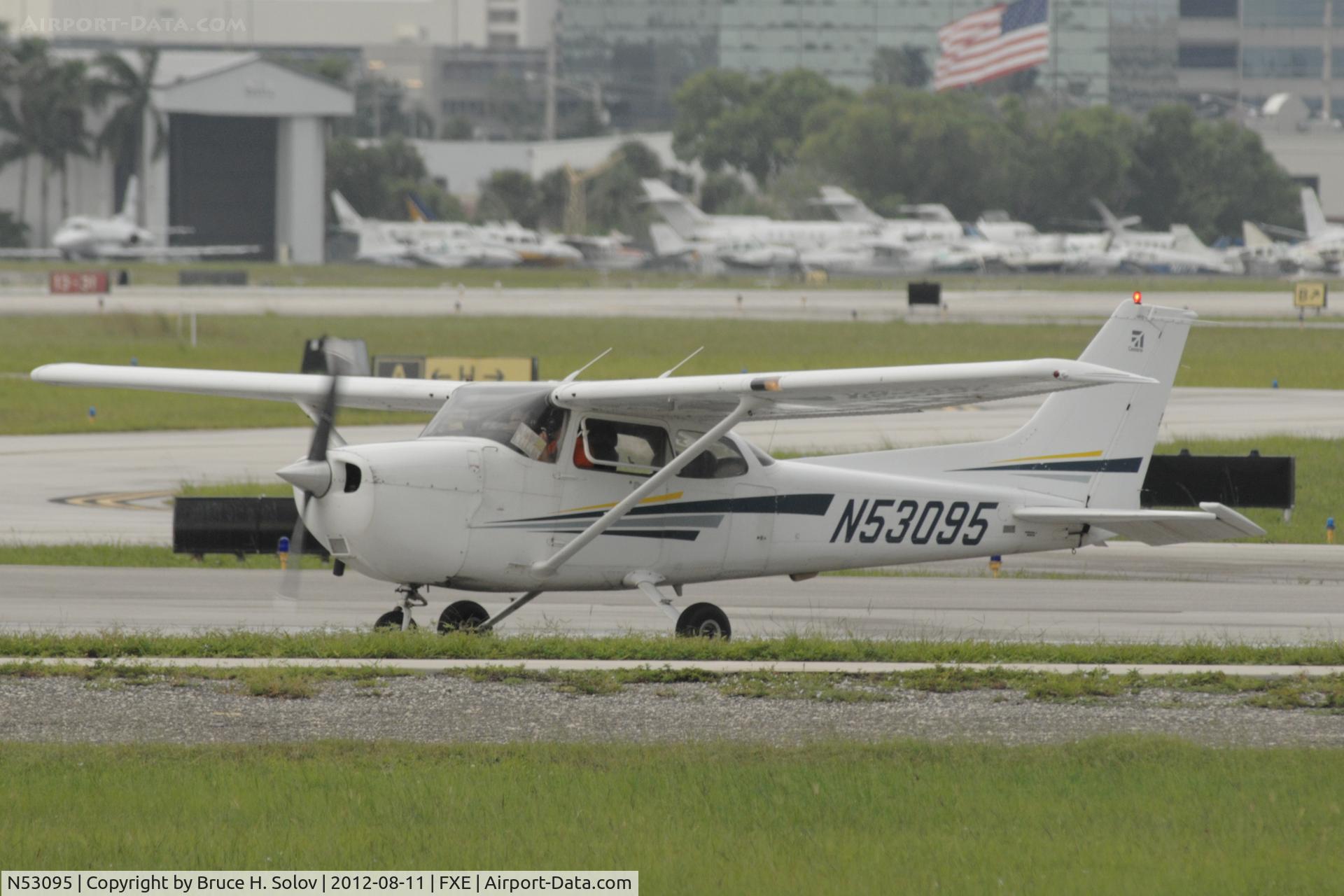 N53095, 2002 Cessna 172S C/N 172S9275, finishing run-up and in line for takeoff on runway 8