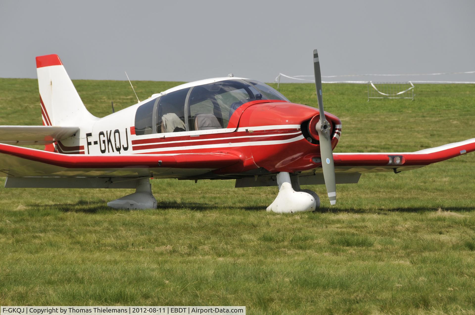 F-GKQJ, Robin DR-400-180 Regent C/N 2046, Fly In