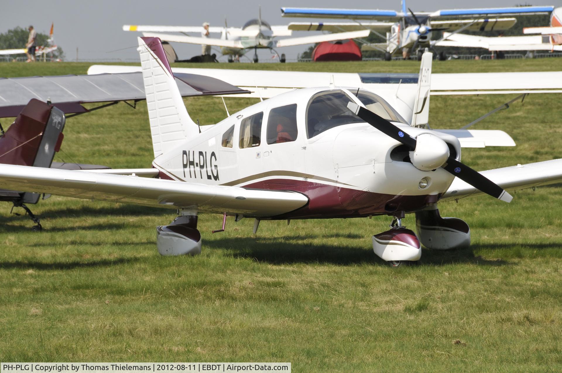 PH-PLG, 1981 Piper PA-28-181 Cherokee Archer II C/N 28-8190138, Fly In